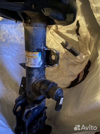 Стойка амортизатора передняя левая lexus rx