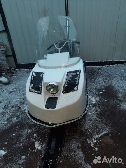 Продам снегоход буран