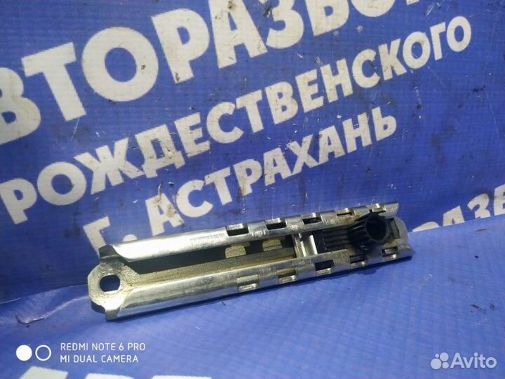 Механизм регулировки ремня безопасности Datsun