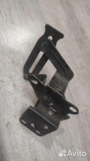 Замок капота Audi A8 D2 4d0823485c