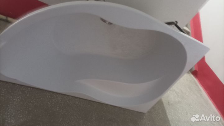 Ванна акриловая