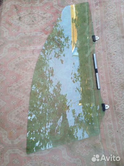 Боковое стекло правые двериtoyota premio 240 кузов