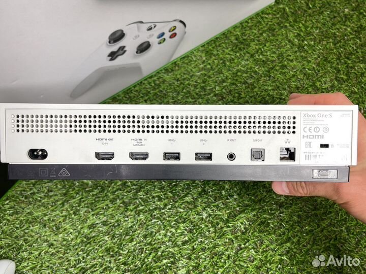 Xbox One S + 500 игр