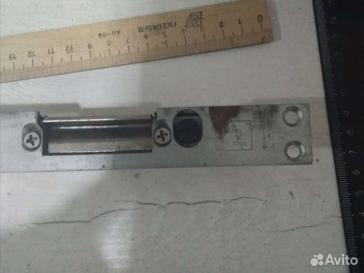 Замок защелка электрический