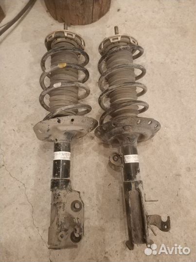Продам пару передних стоек