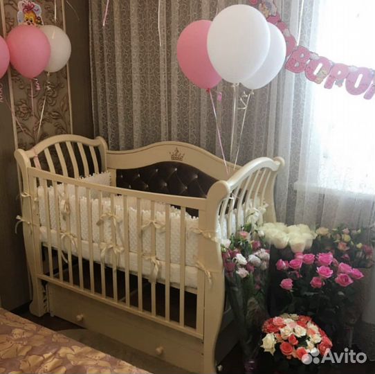 Детская кроватка с универсальным маятником