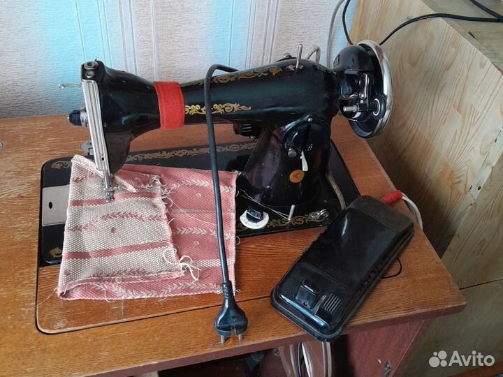 Швейная машина Подольск с электроприводом