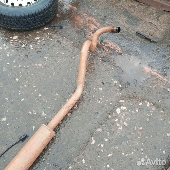 Выхлопная труба Шевроле Нива