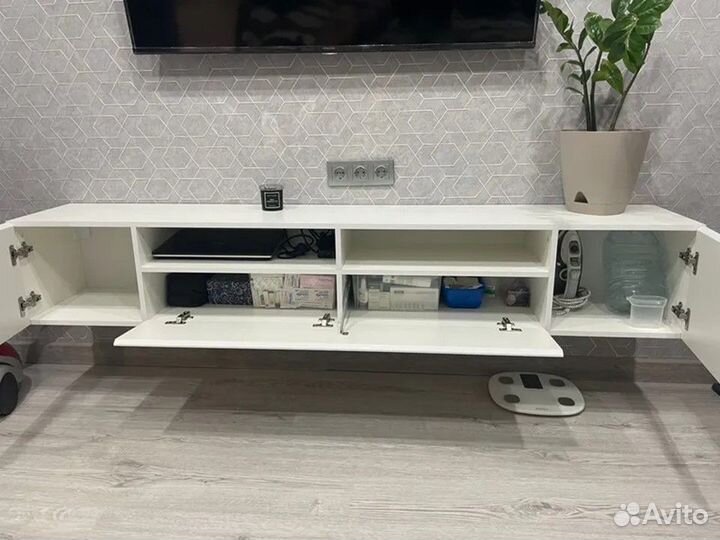 Подвесная тв тумба белая ширина 2 м