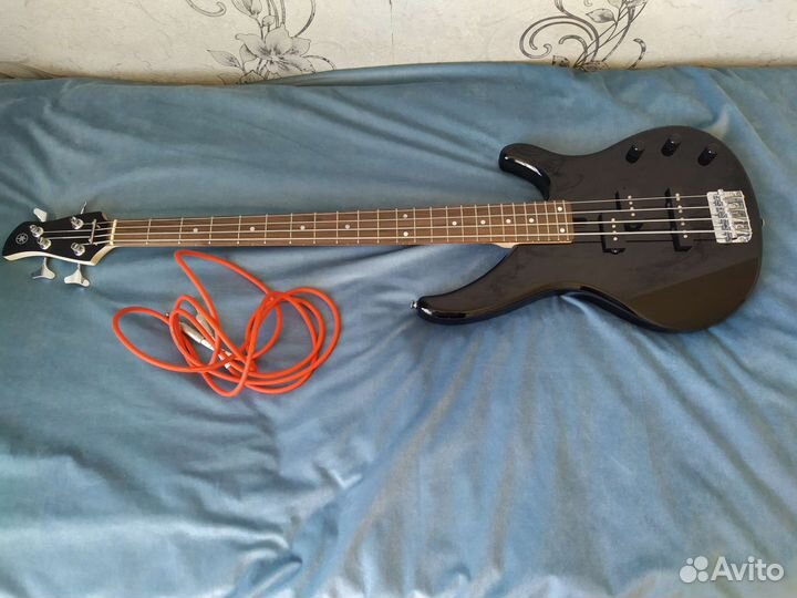 Бас гитара Yamaha