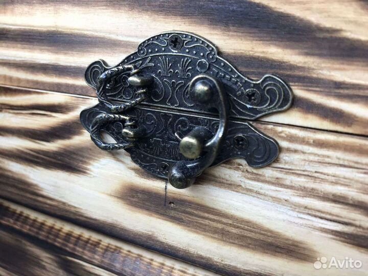 Сундук деревянный