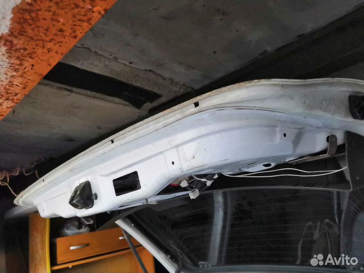 Дверь от ниссан цифиро