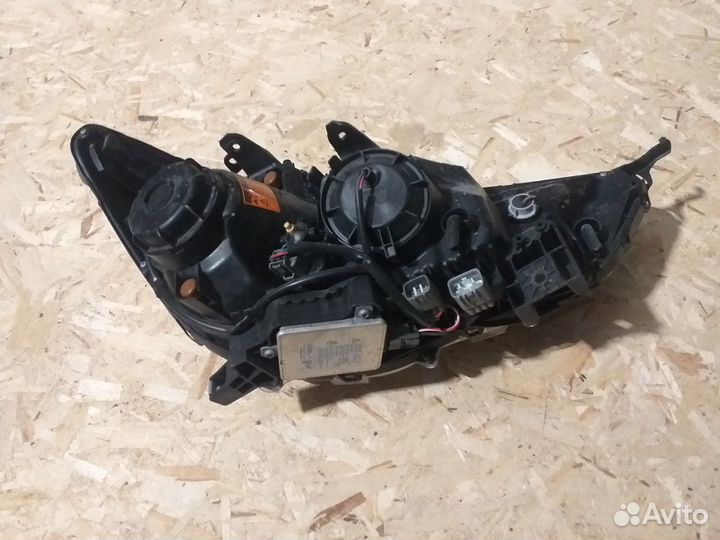 Фара левая Mitsubishi ASX Xenon 2014 год