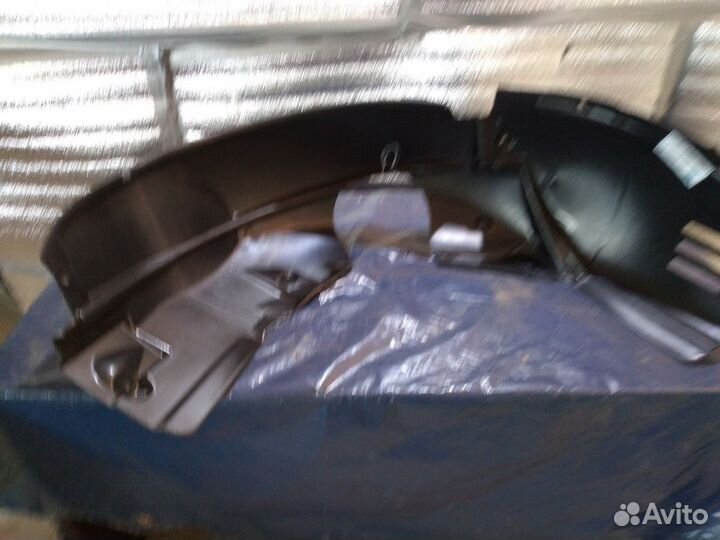 Подкрылок Ford Fiesta 2008 перед. прав