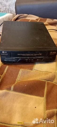 Видеомагнитофон LG