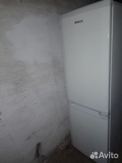 Холодильник двухкамерный