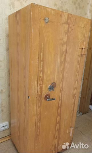 Сейф металлический