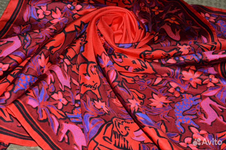 Шелковый платок красный слоны Тайский шелк