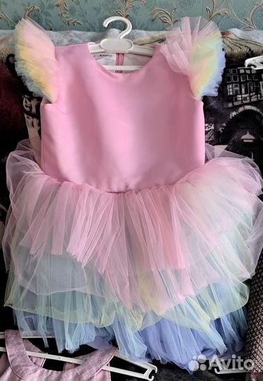 Вещи на девочку пакетом. 6 платьев. 104-116