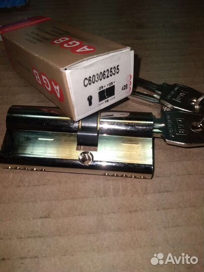 Дверные ручки,замки.Италия