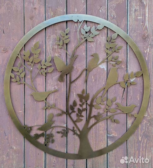 Настенный декор из металла 
