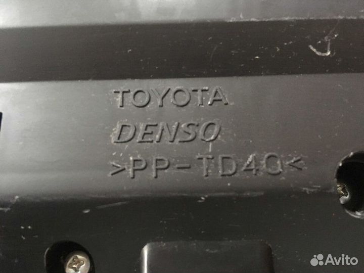 Щиток (панель) приборов Toyota Avensis