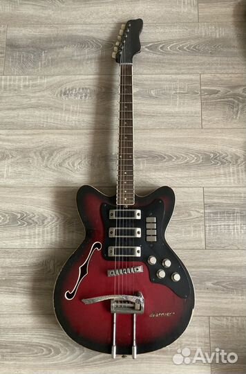 Акустическая гитара