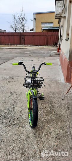 Велосипед детский 18 с боковыми колесами