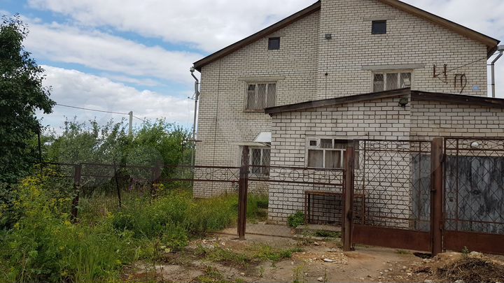 Коттедж 352 м² на участке 10 сот.