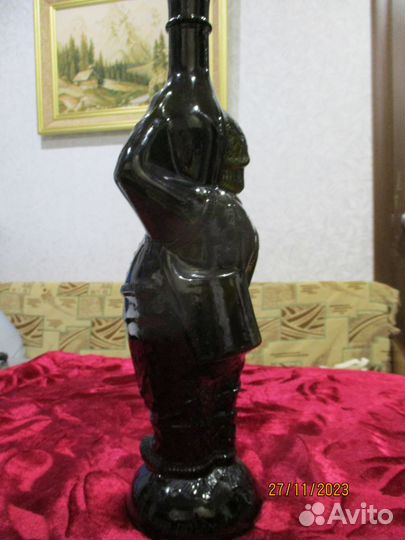 Редкая стеклянная бутылка