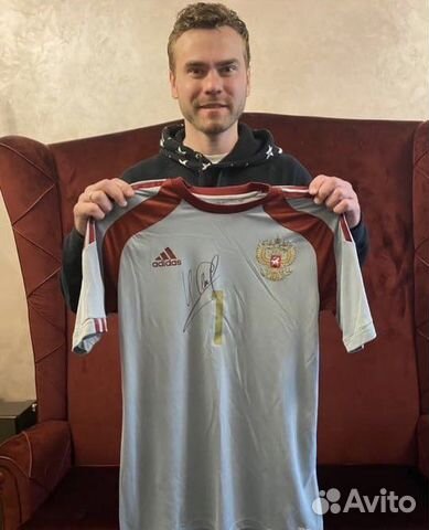 Футболка с автографом Игоря Акинфеева купить в Красноярске | Хобби и ...