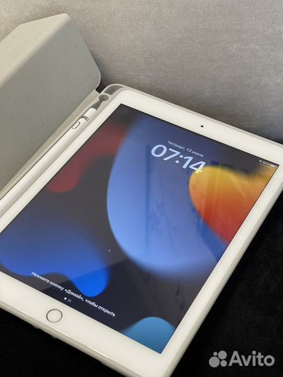 iPad 5 2017 в идеальном состоянии