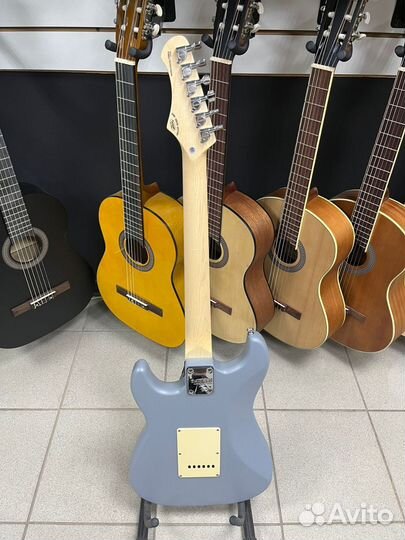 Электрогитара Новая