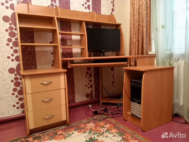 Продается компьютерный стол