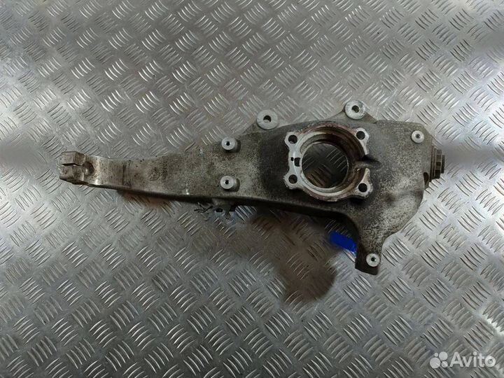 Кулак передний левый BMW 5 F07/F10/F11 рест. 2015