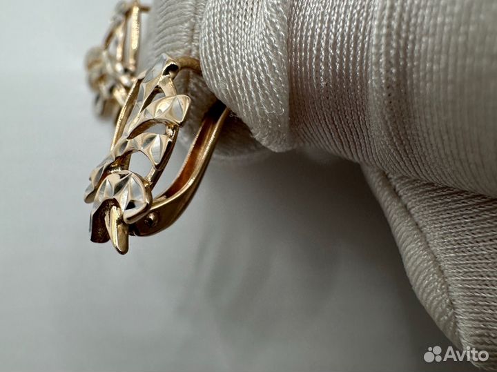 Золотые серьги