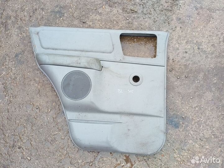 Обшивка двери Chevrolet Blazer 1998 левая задняя