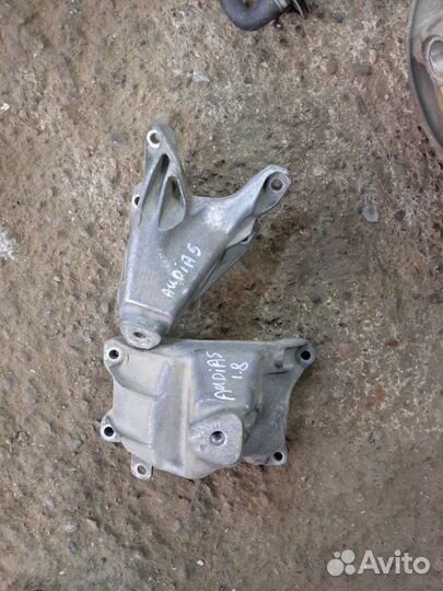 Audi a5 8t кронштейн двс