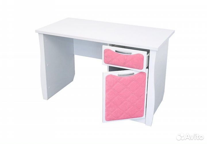 Стол в детскую комнату