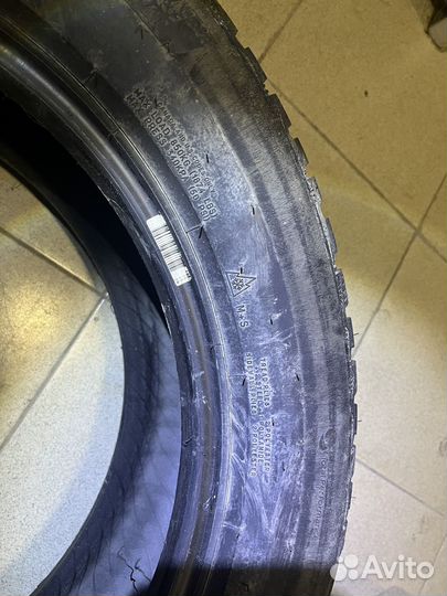 Michelin X-Ice North 4 SUV 225/55 R18 102H