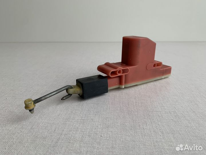 Активатор замка передней двери BMW E23 E24 E30