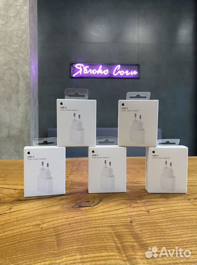 Зарядный блок-адаптер Apple USB-C 20wt