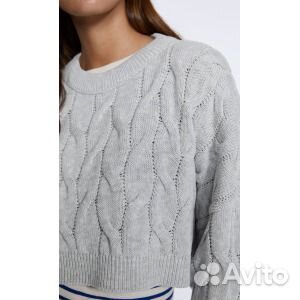 Укороченный свитер вязки косами Stradivarius