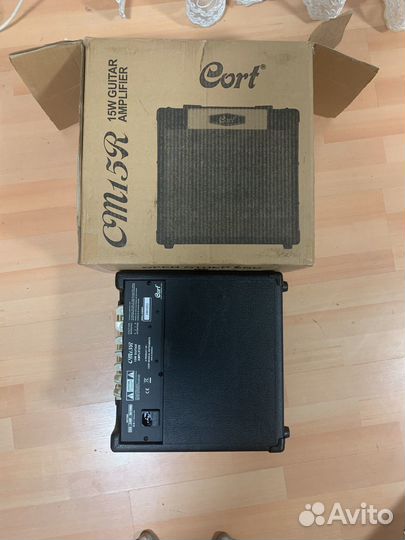 Гитарный комбоусилитель cort
