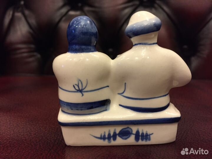 На завалинке. Гжель подлинная