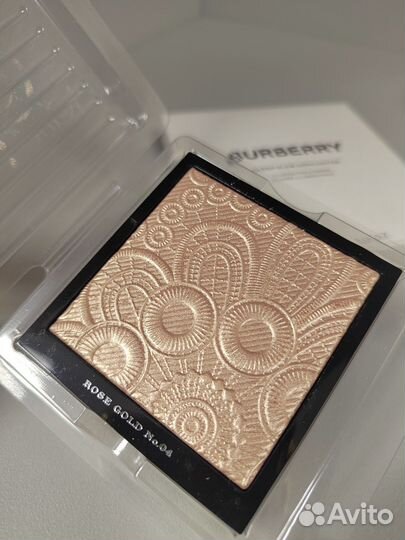 Burberry хайлайтер, румяна, помада