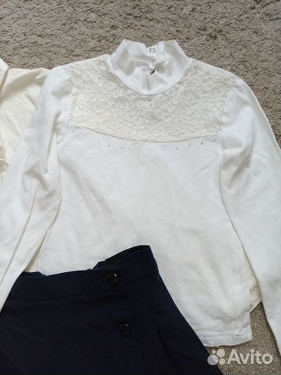 Две блузки и юбка