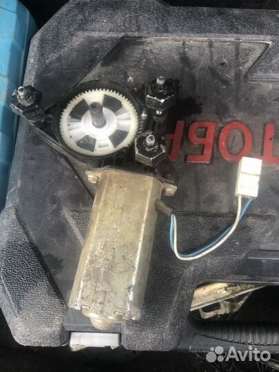 Моторчик стеклоподъемника ваз2115