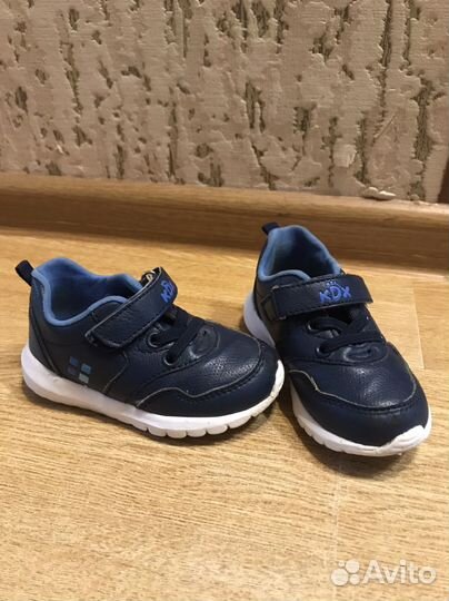 Кроссовки детские
