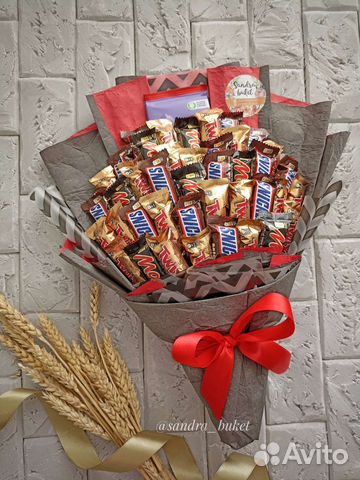 Сладкий букет из конфет, подарок из киндер